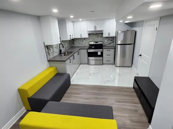 137 Sunforest Dr, Brampton, ON L6Z 4B2
