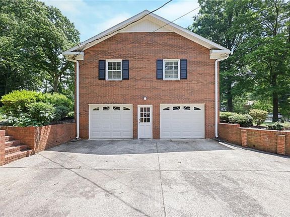 4th image of 2921 Burlwood Dr
