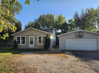 905 Buena Vista Dr, Round Lake, IL 60073