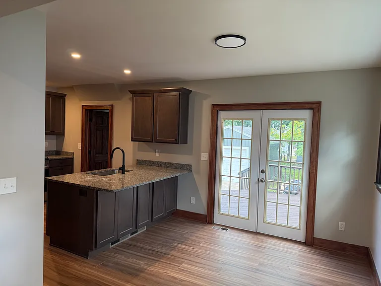 813 Fleming Ave — Photo 2