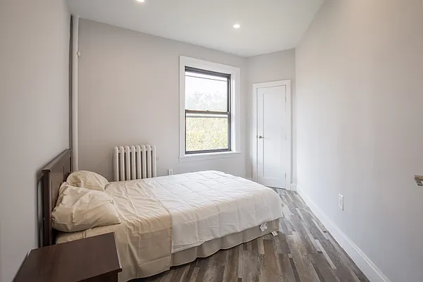 Rented by Blue Sky Management NY Inc | media 18