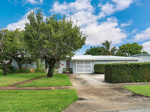 2nd image of 405 Gull Ct