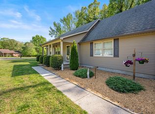 303 Rutledge Ave, Tullahoma, TN 37388