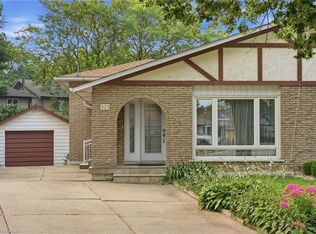 303 Wendover Dr, Hamilton, ON L9C6N8