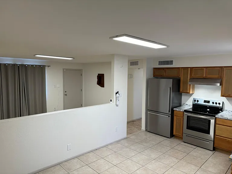 1214 W Manhatton Dr — Photo 3
