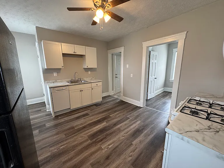 Plover- 2 bedroom rental in Lakewood! — Photo 14