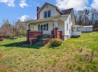 501 W Spencer Rd, Hurt, VA 24563
