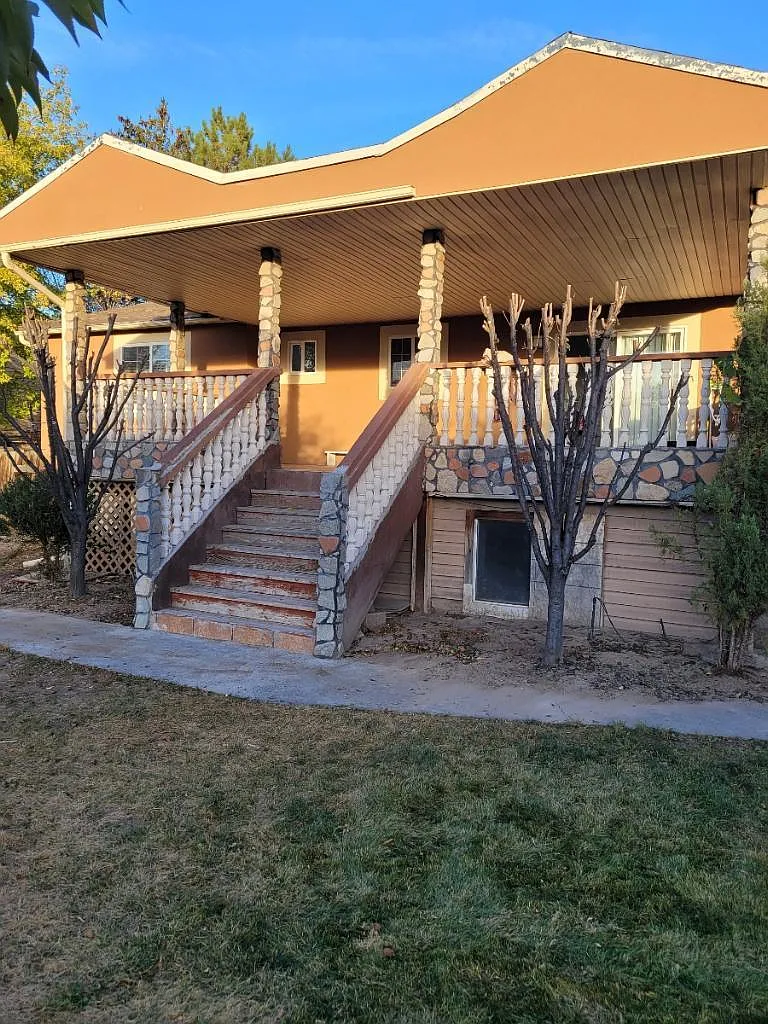 5 bed, 2200 sqft, $2,800 — Photo 2