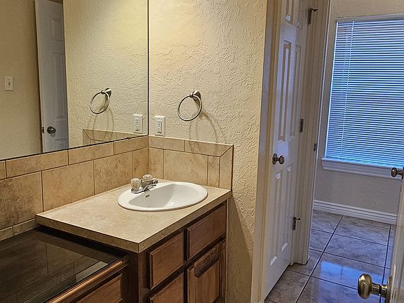 5th image of 1308 SW B Ave Unit B