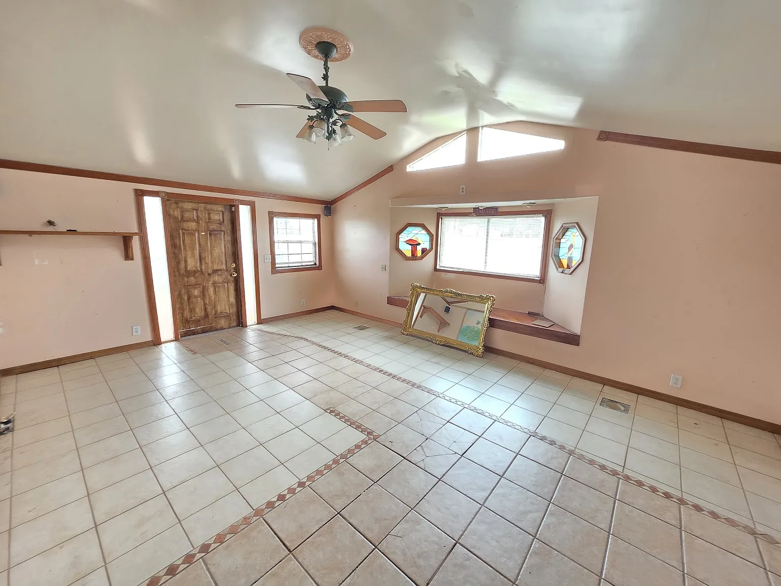 4 bed, 1800 sqft, $1,500 — Photo 3