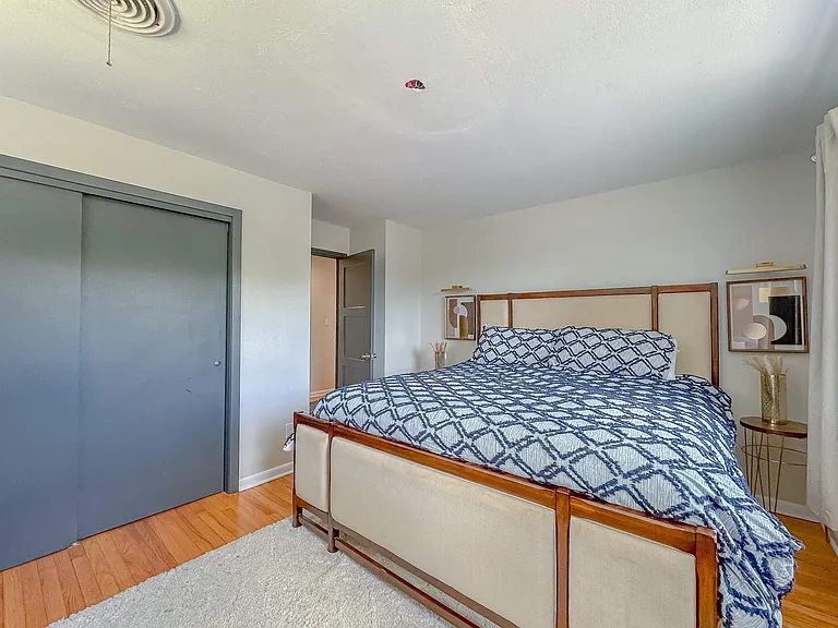 1044 Seminole Dr — Photo 14