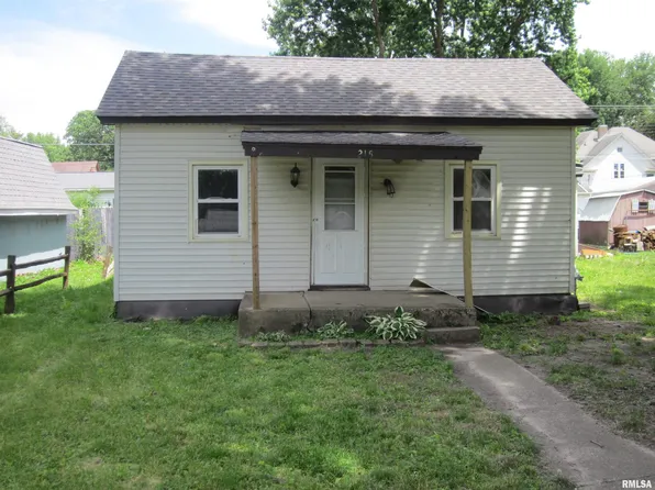 215 N Menard St, Mason City, IL 62664