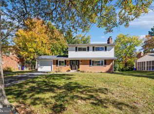 11801 Charen Ln, Rockville, MD 20854