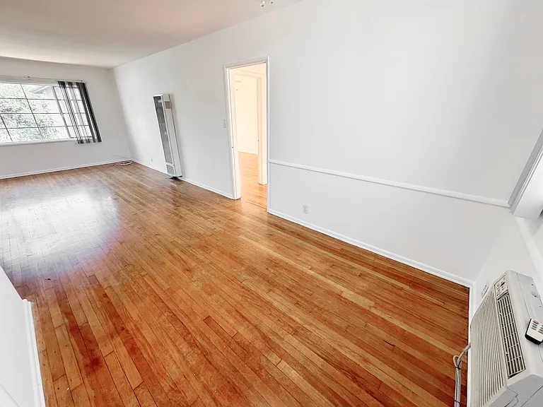 235 E California Blvd — Photo 32