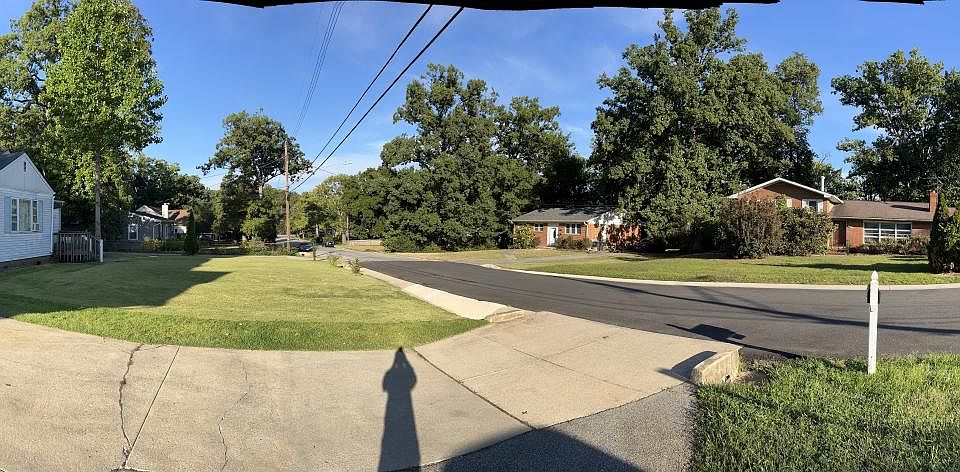 Panoramic view of the front of the apartment.
