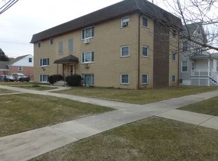 8923 Southview Ave APT 1, Brookfield, IL 60513