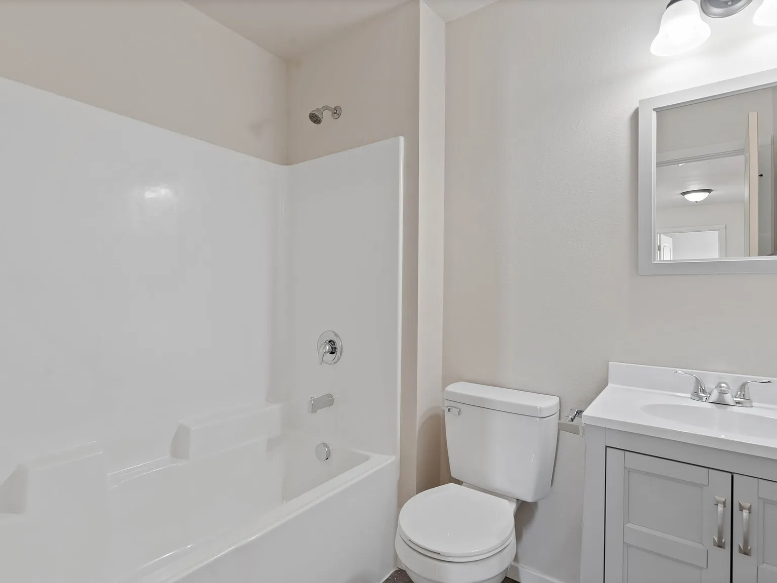 4 bed, 1404 sqft, $2,200 — Photo 3