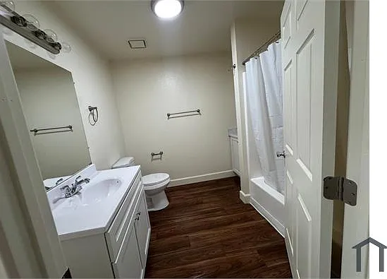 3 bed, 900 sqft, $2,800 — Photo 4