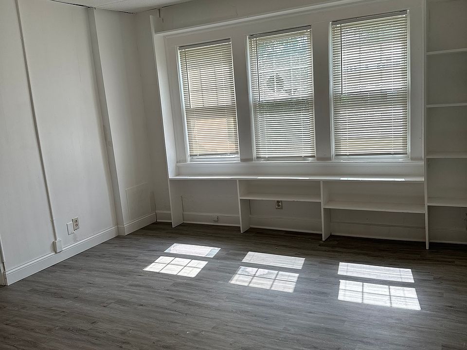 1st image of 4609 E Washington St APT 5