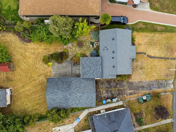 16 Oak Park Drive SW, Lakewood, WA 98499