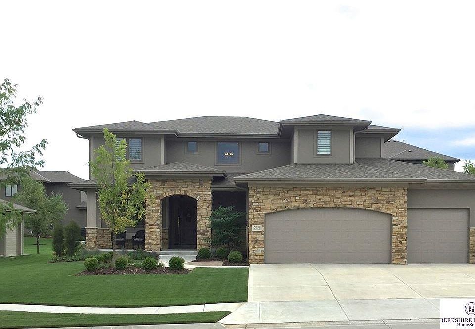 Spring and summer front view.