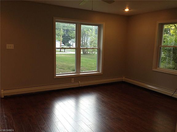 3rd image of 6993 Summit Dr