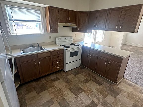 4th image of 614 Stewart Ave #B