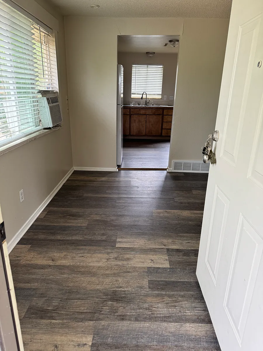 Building Photo - 1717 Duchess Dr #3