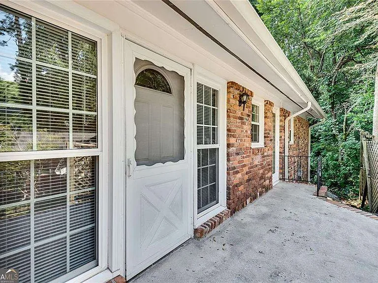 799 Marstevan Dr NE — Photo 27