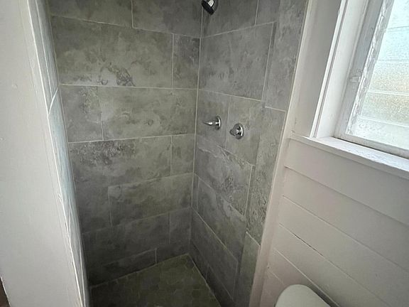 4th image of 2843 Forest Hill Blvd