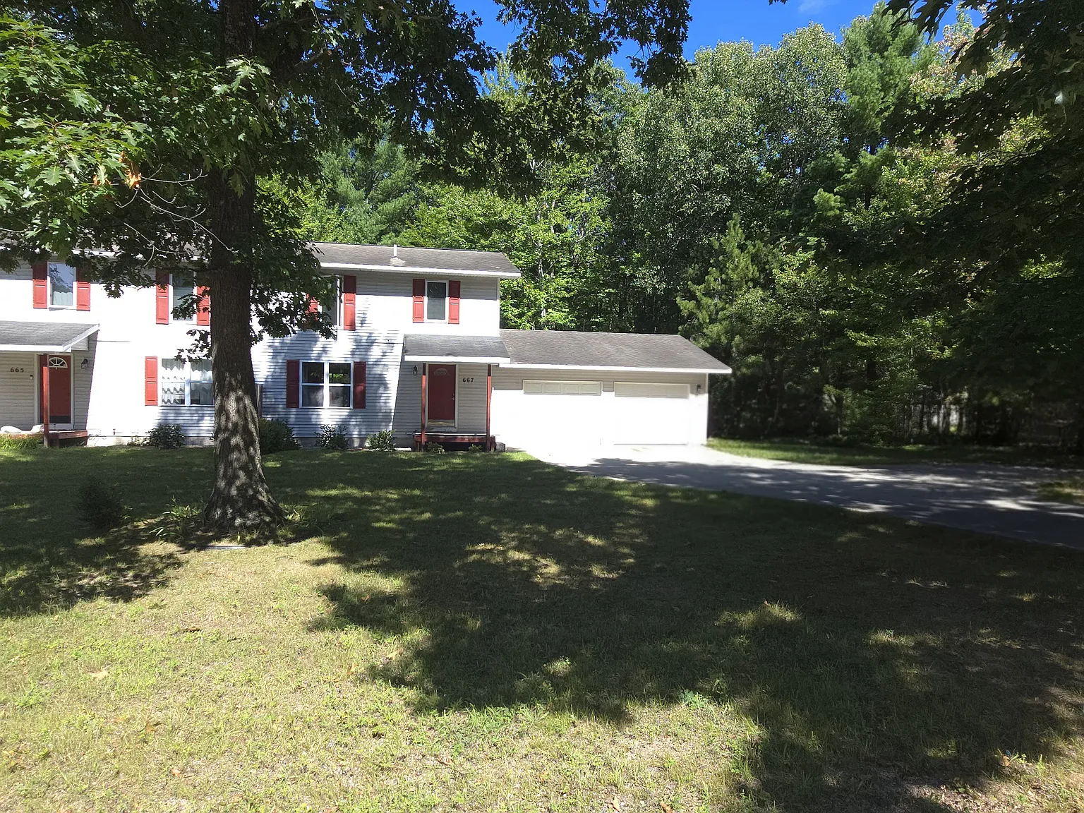 3 bed, 1.5 bath, 1250 sqft, $2,000 — Photo 2
