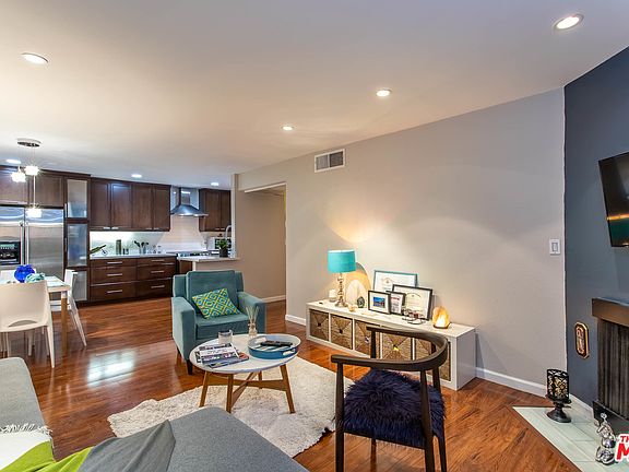 5th image of 8530 Holloway Dr APT 101