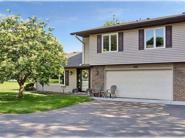9558 Kingsview Ln N, Maple Grove, MN 55369