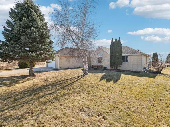 551 Winter DRIVE, Walworth, WI 53184