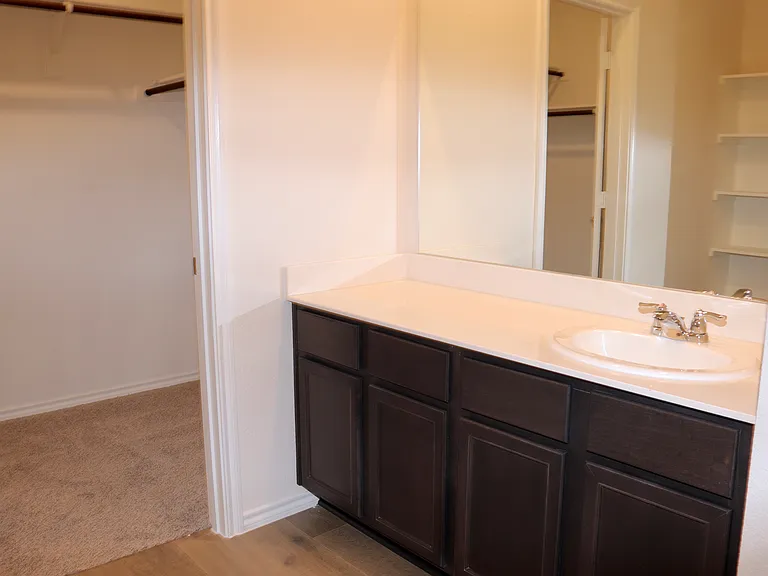 1436 Briar Hill Dr — Photo 9
