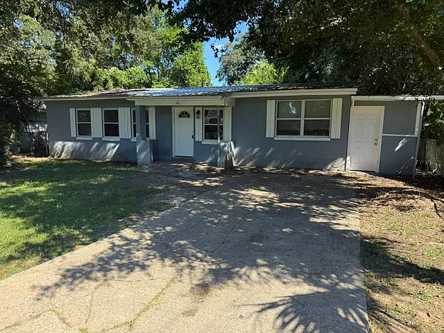 4 bed, 918 sqft, $1,500 — Photo 1