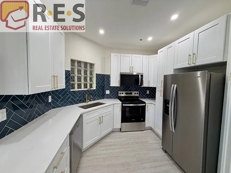 1631 W Canal Cir #832 — Photo 3
