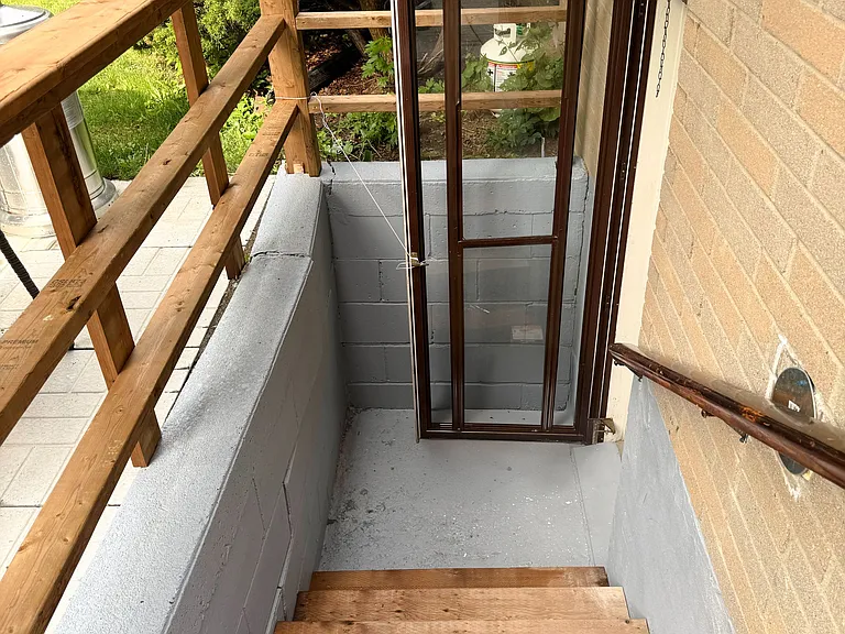 70 Bedford Park Ave #2 — Photo 4