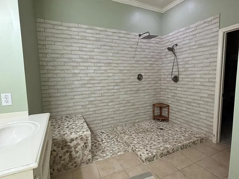 1310 W Webster St — Photo 24
