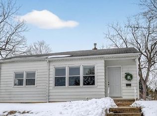 1104 College St, Cedar Falls, IA 50613