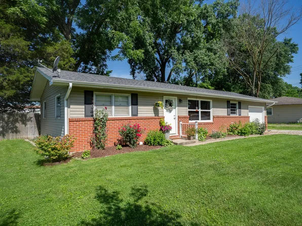 109 Wesley Ave, Hallsville, MO 65255