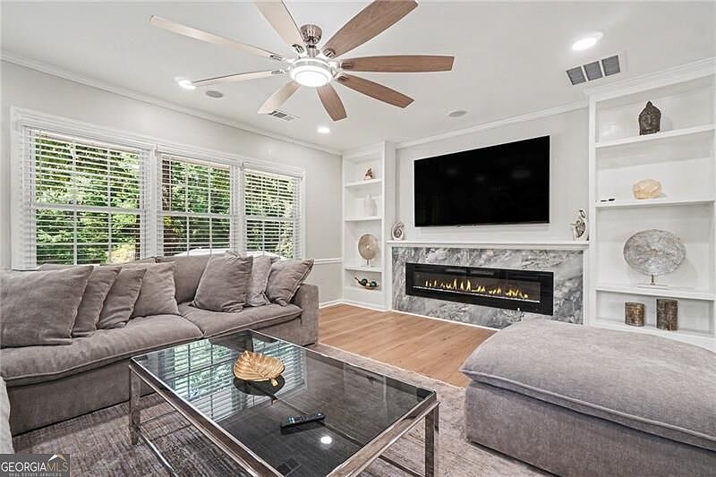 1st image of 2828 Cloverhurst Dr