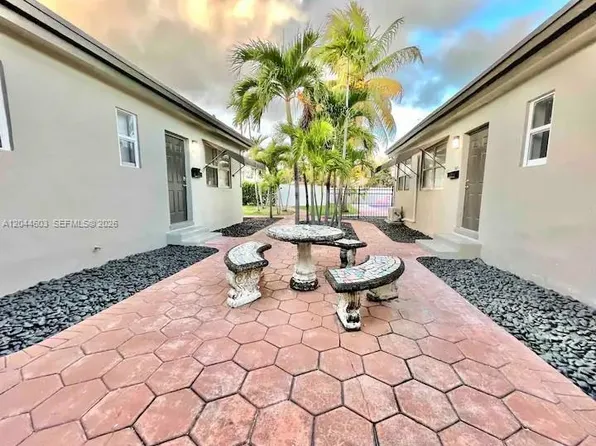 1925 Dewey St, Hollywood, FL 33020