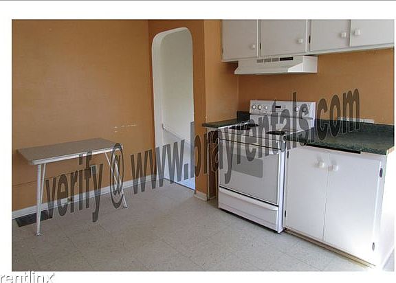 1306 N 16th St. kitchen 3