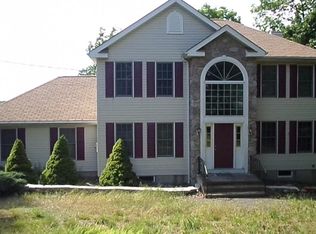 7175 Glenwood Dr, East Stroudsburg, PA