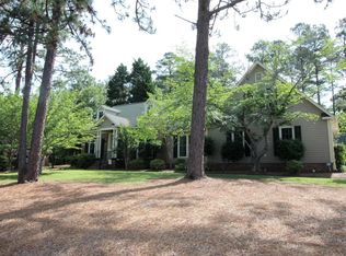 210 Broadmeade Dr, Southern Pines, NC 28387