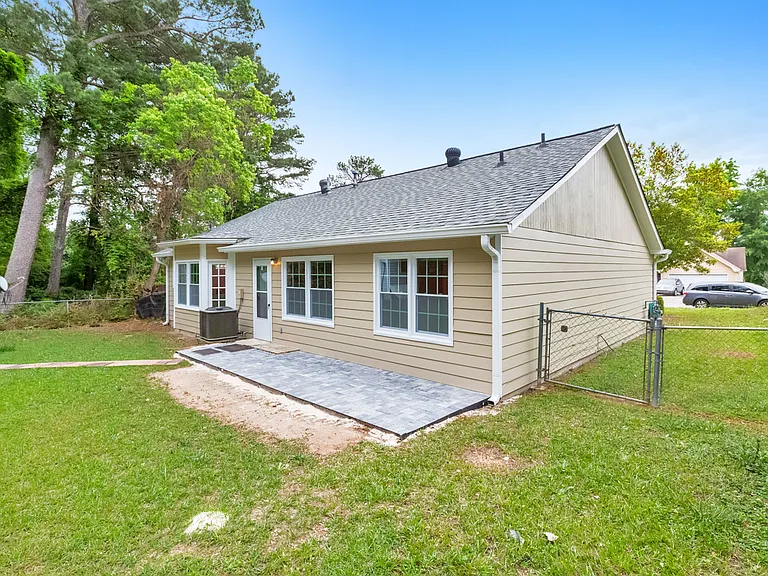 9138 Clubhouse Dr — Photo 18