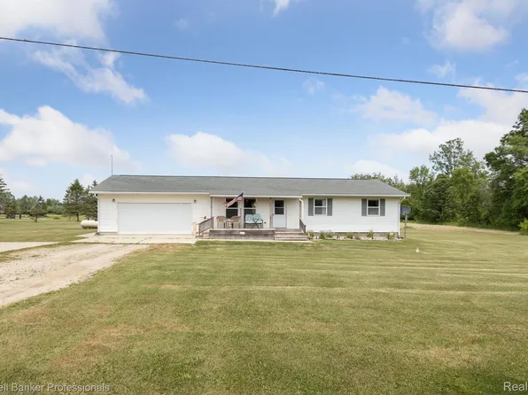 4886 Howell Rd, Otter Lake, MI 48464