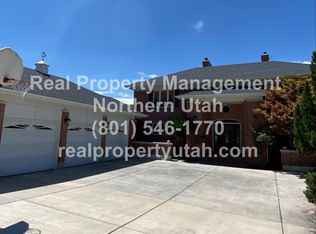 986 E Oakwood Dr, Bountiful, UT 84010