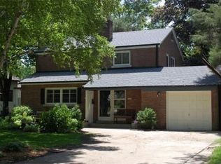 7833 Stickney Ave, Wauwatosa, WI 53213